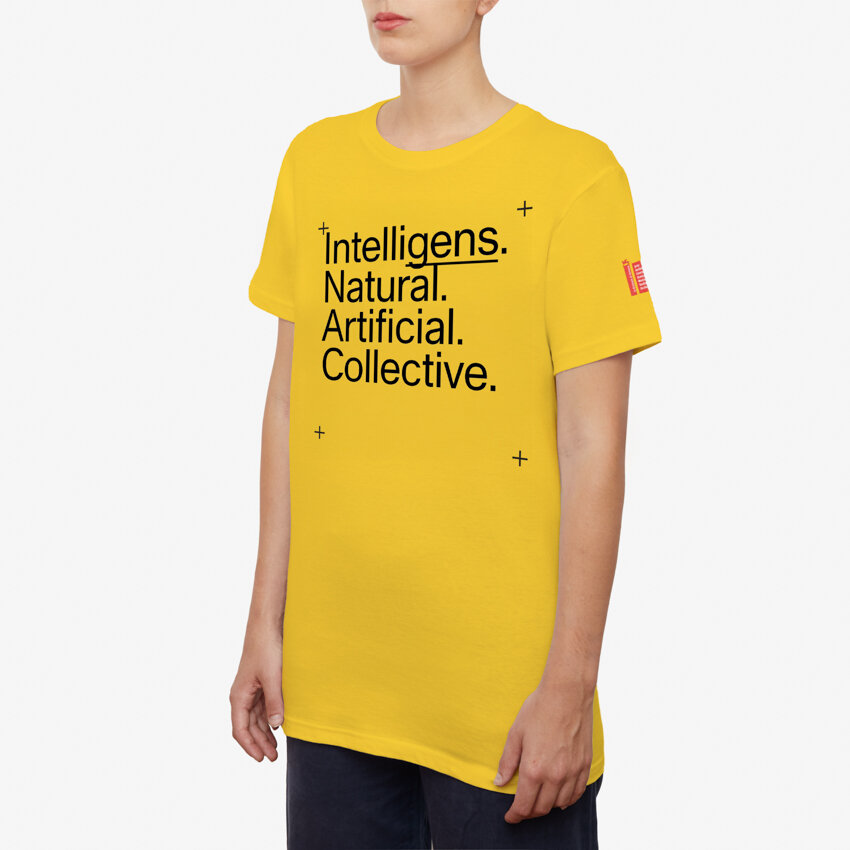 Immagine in evidenza di T-SHIRT GIALLA INTELLIGENS. NATURAL. ARTIFICIAL. COLLECTIVE.